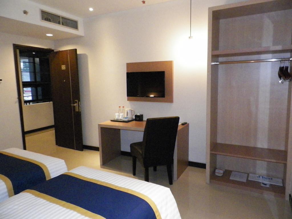 D'Best Hotel Pasar Baru Bandung Room photo