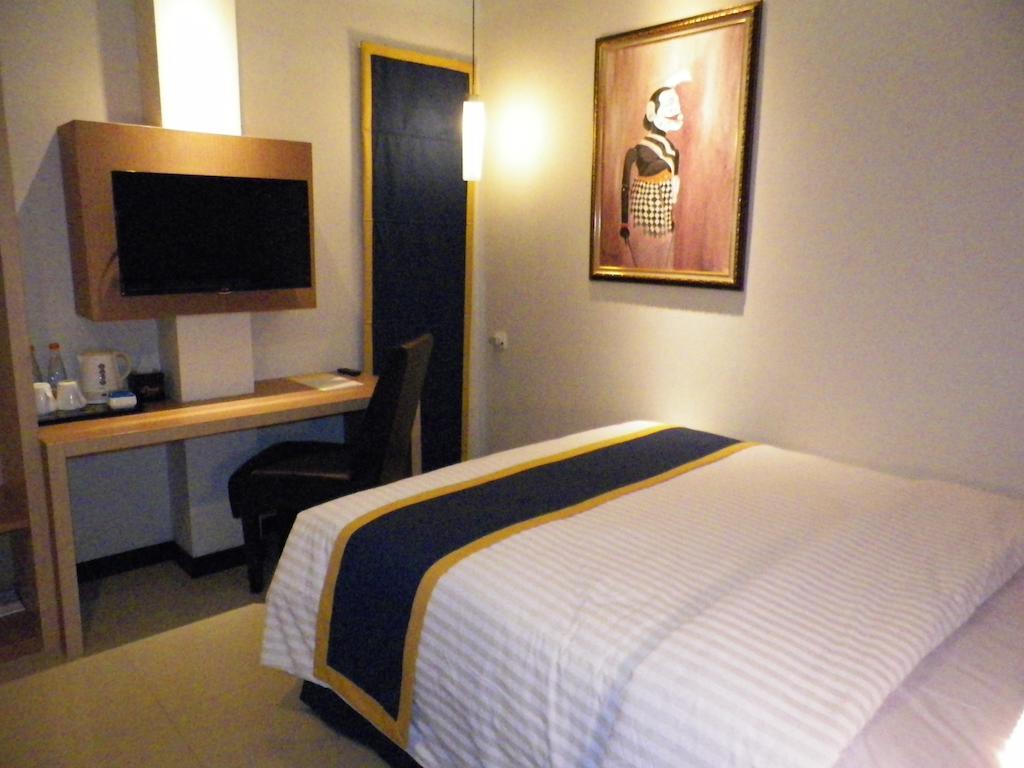 D'Best Hotel Pasar Baru Bandung Room photo