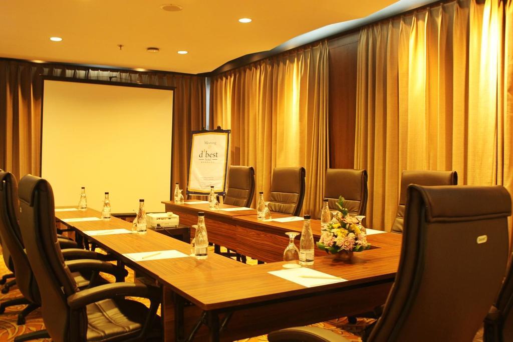 D'Best Hotel Pasar Baru Bandung Exterior photo
