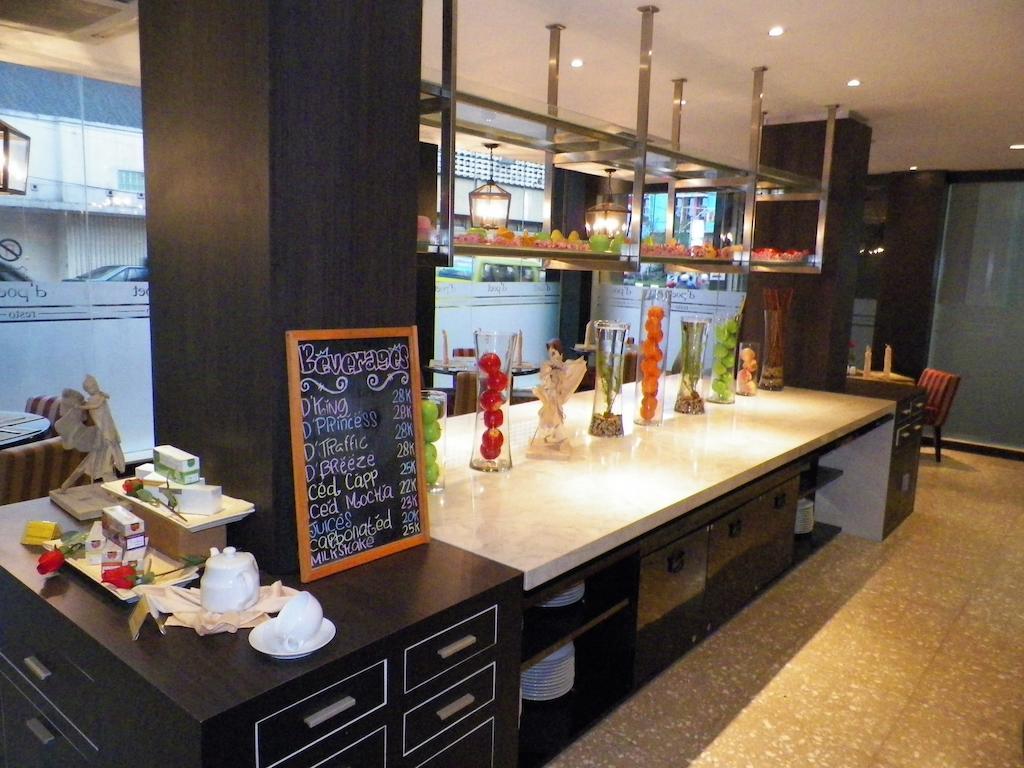D'Best Hotel Pasar Baru Bandung Exterior photo