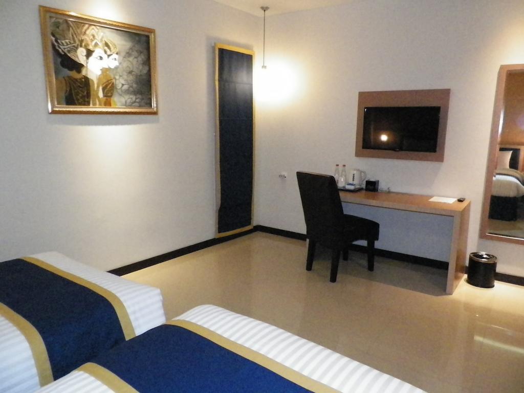 D'Best Hotel Pasar Baru Bandung Exterior photo